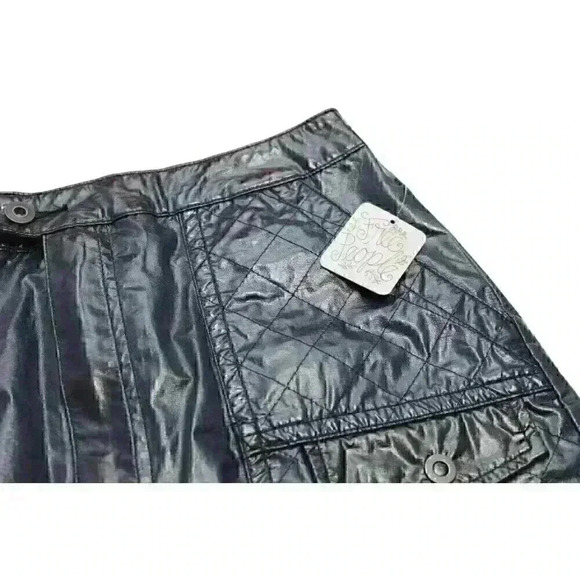 NWT Free People Blue Faux Leather Quilted Mini Skirt Size 8 Cargo Pockets $128 - Picture 7 of 11